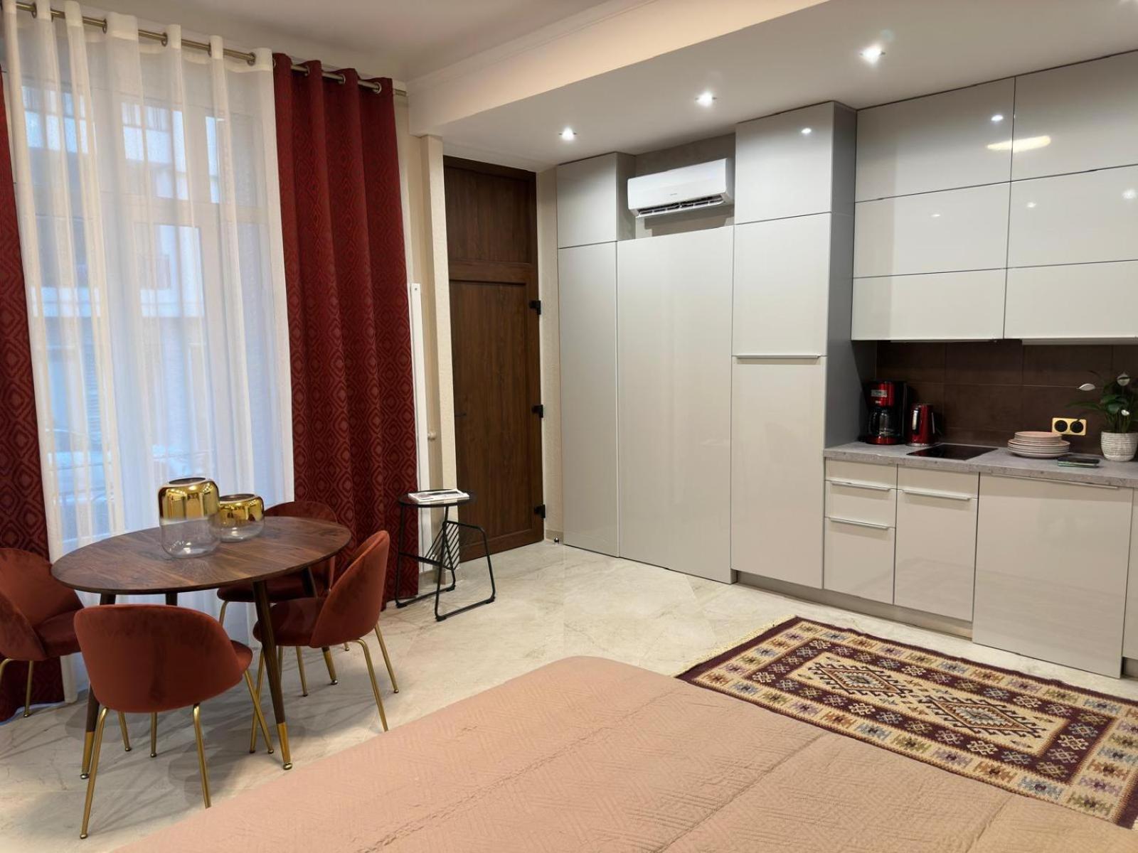 Extraordinaire Grand Studio Au Centre 6 Minutes A Pied De La Plage Et L'Hotel Negresco Ницца Экстерьер фото